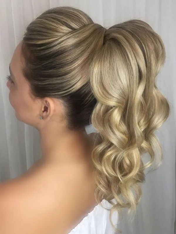 Girls curly ponytail hairstyle 12
