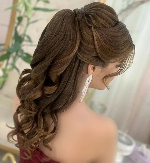 Girls curly ponytail hairstyle 2