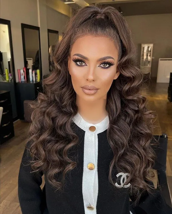 Girls curly ponytail hairstyle 21