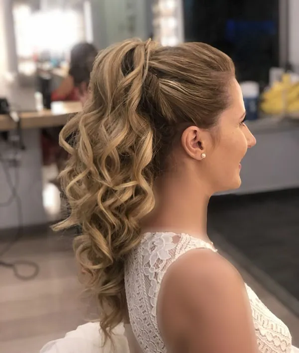 Girls curly ponytail hairstyle 29