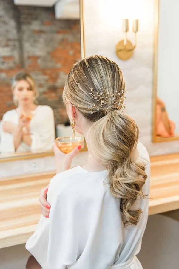 Girls curly ponytail hairstyle 32