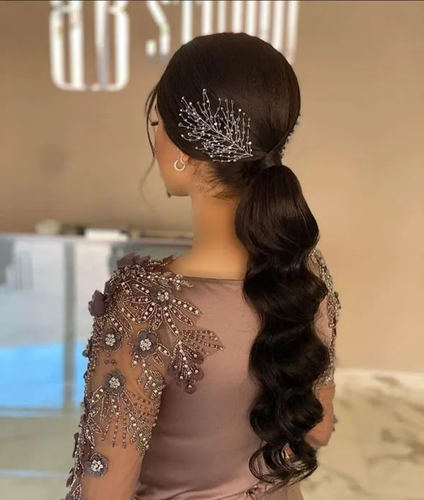 Girls curly ponytail hairstyle 7