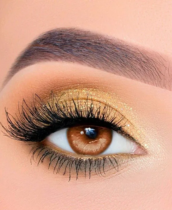 Golden eyeshadow 19