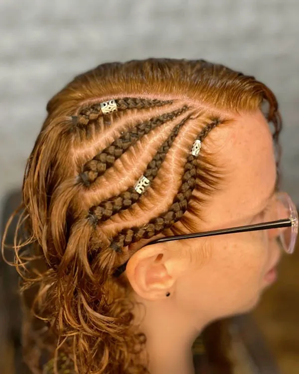 مدل بافت مو کف سری دخترانه | 37 ایده خاص و ترندی برای استایل شیک و متفاوت 2025! 16 Hair weave model on the scalp 13