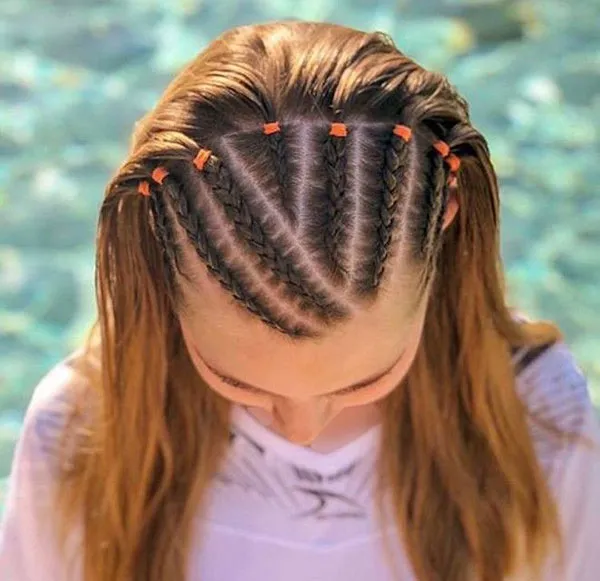 مدل بافت مو کف سری دخترانه | 37 ایده خاص و ترندی برای استایل شیک و متفاوت 2025! 18 Hair weave model on the scalp 14