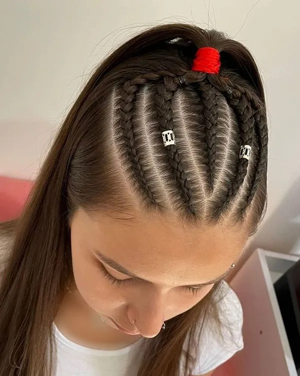 مدل بافت مو کف سری دخترانه | 37 ایده خاص و ترندی برای استایل شیک و متفاوت 2025! 6 Hair weave model on the scalp 3
