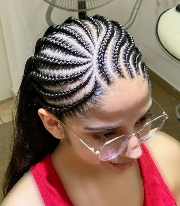 مدل بافت مو کف سری دخترانه | 37 ایده خاص و ترندی برای استایل شیک و متفاوت 2025! 19 Hair weave model on the scalp 31