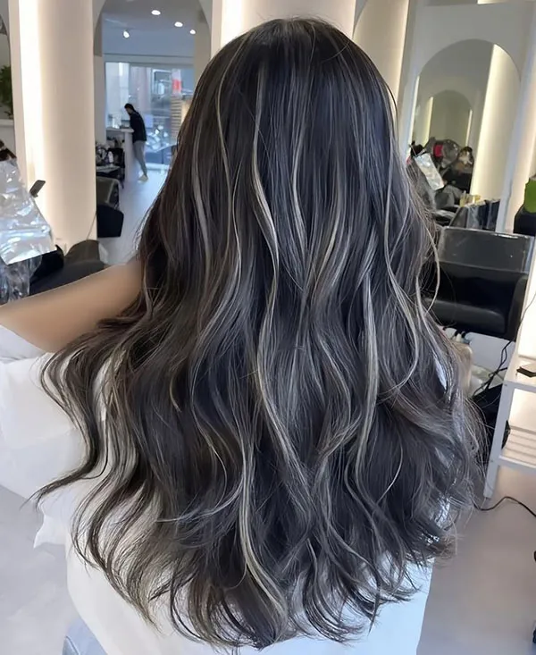 Highlight color on black hair 1