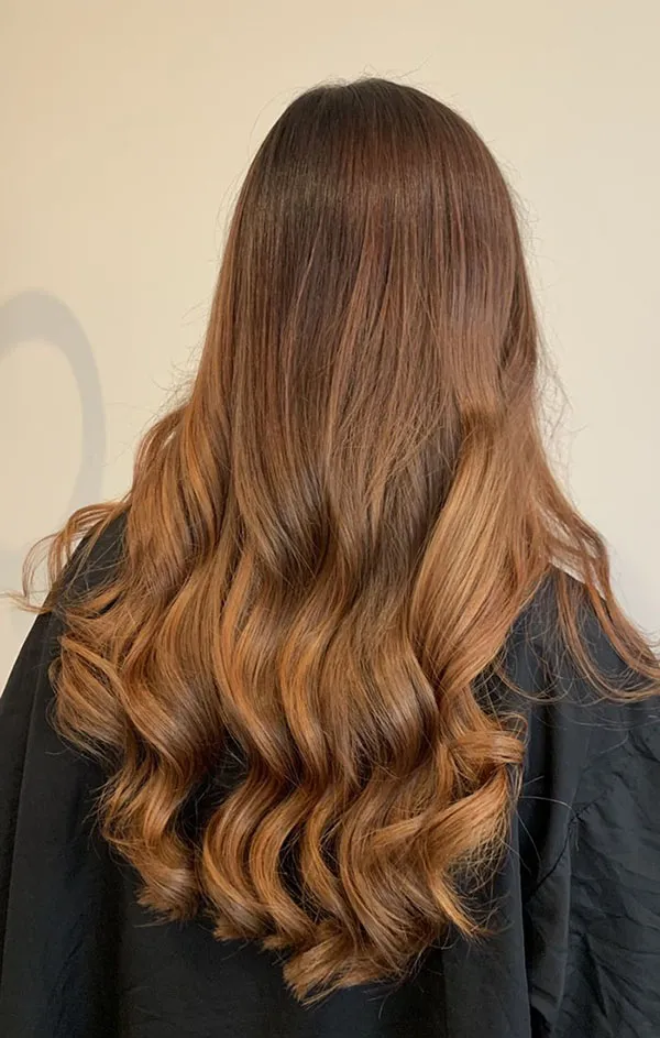 هایلایت مو عسلی دخترانه | ظاهری گرم، شیک و دخترونه برای 1404! 19 Honey hair highlights 15
