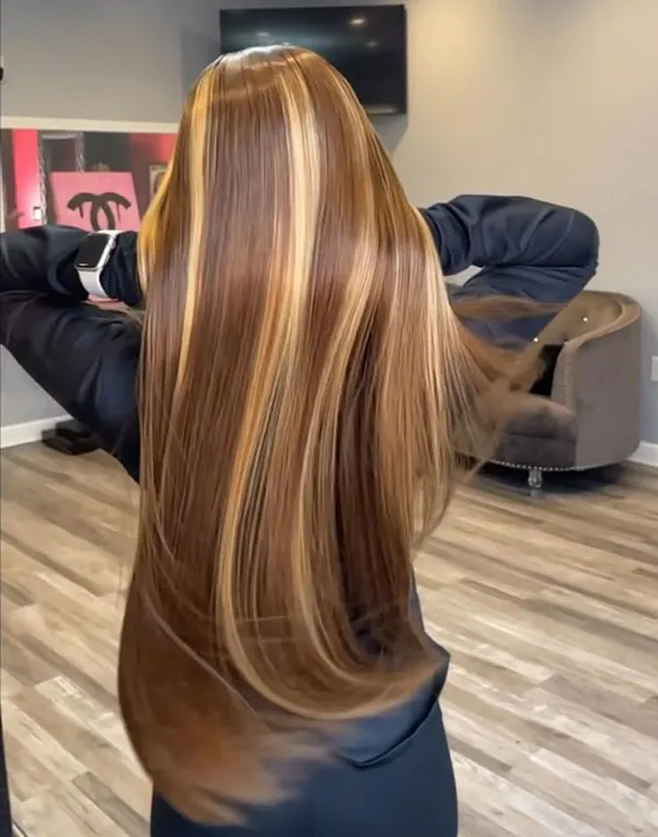 هایلایت مو عسلی دخترانه | ظاهری گرم، شیک و دخترونه برای 1404! 31 Honey hair highlights 22