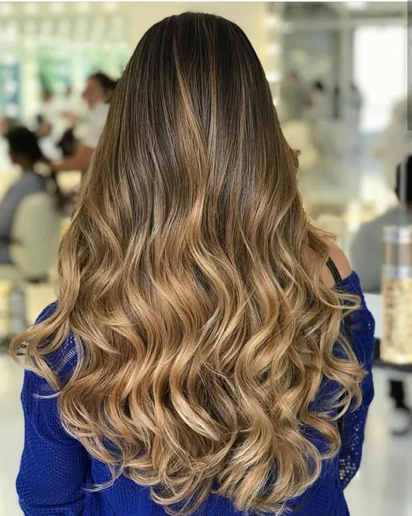 هایلایت مو عسلی دخترانه | ظاهری گرم، شیک و دخترونه برای 1404! 14 Honey hair highlights 8
