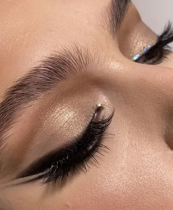 مدل میکاپ چشم لایت دخترانه | 25 مدل ترندی و خاص که همین الان باید ببینی! 24 Light eye makeup 21