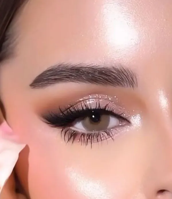 مدل میکاپ چشم لایت دخترانه | 25 مدل ترندی و خاص که همین الان باید ببینی! 31 Light eye makeup 26