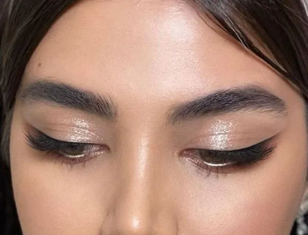 مدل میکاپ چشم لایت دخترانه | 25 مدل ترندی و خاص که همین الان باید ببینی! 30 Light eye makeup 27