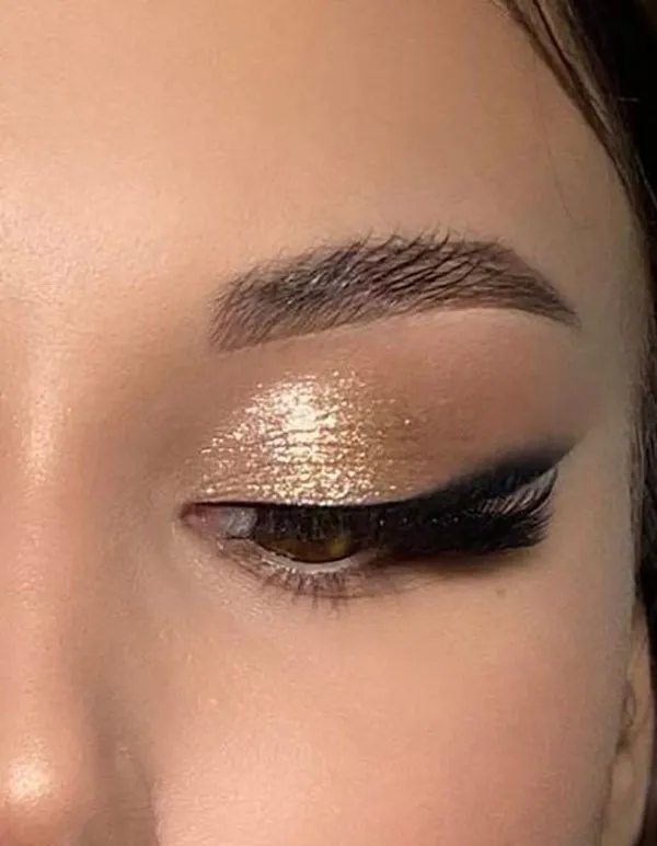 مدل میکاپ چشم لایت دخترانه | 25 مدل ترندی و خاص که همین الان باید ببینی! 35 Light eye makeup 31