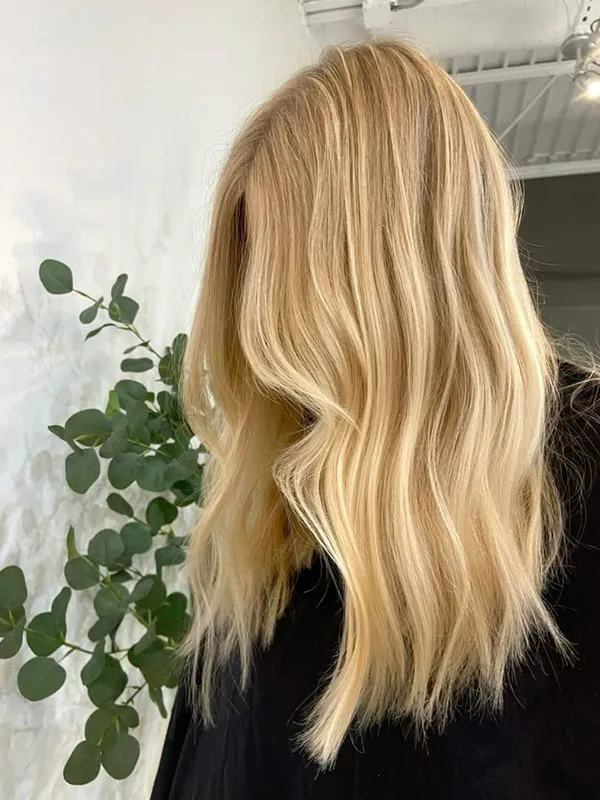 Light hair color with new bleach 6