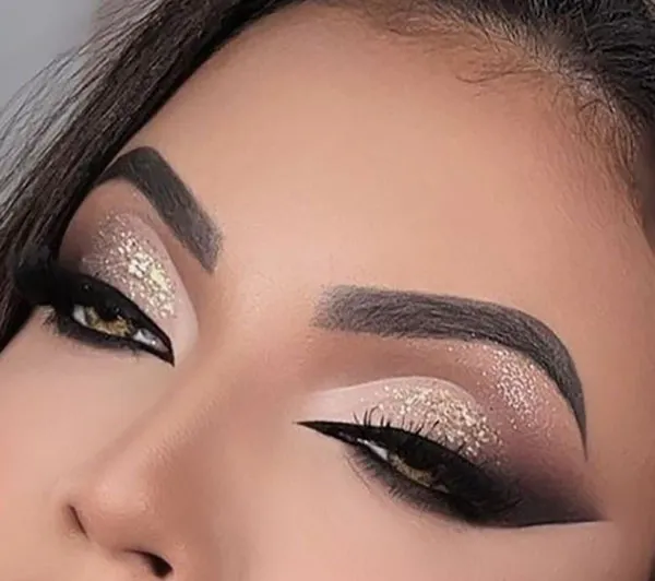 34 مدل میکاپ چشم خطی دخترانه برای همه فرم چشم؛ترند جذاب امسال که همه میزنن! 17 Lined eye makeup 13