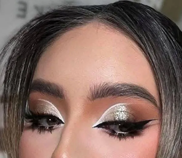 34 مدل میکاپ چشم خطی دخترانه برای همه فرم چشم؛ترند جذاب امسال که همه میزنن! 25 Lined eye makeup 21