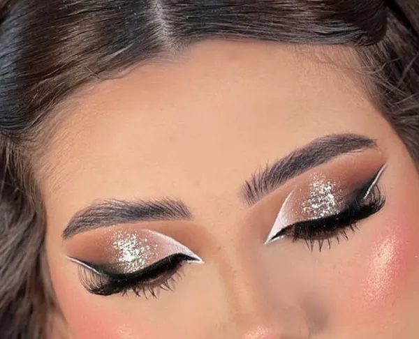 34 مدل میکاپ چشم خطی دخترانه برای همه فرم چشم؛ترند جذاب امسال که همه میزنن! 9 Lined eye makeup 5