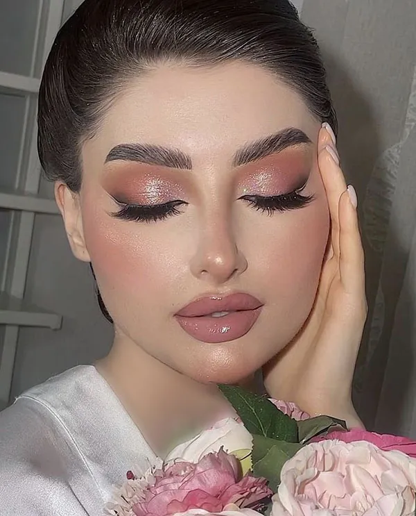 جدیدترین میکاپ با چشم بسته 1404؛ چالش جذاب و پرخنده این روزهای شبکههای اجتماعی ! 12 Makeup with eyes closed 10