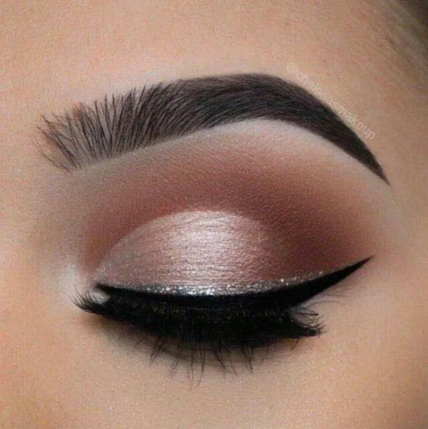 جدیدترین میکاپ با چشم بسته 1404؛ چالش جذاب و پرخنده این روزهای شبکههای اجتماعی ! 17 Makeup with eyes closed 13