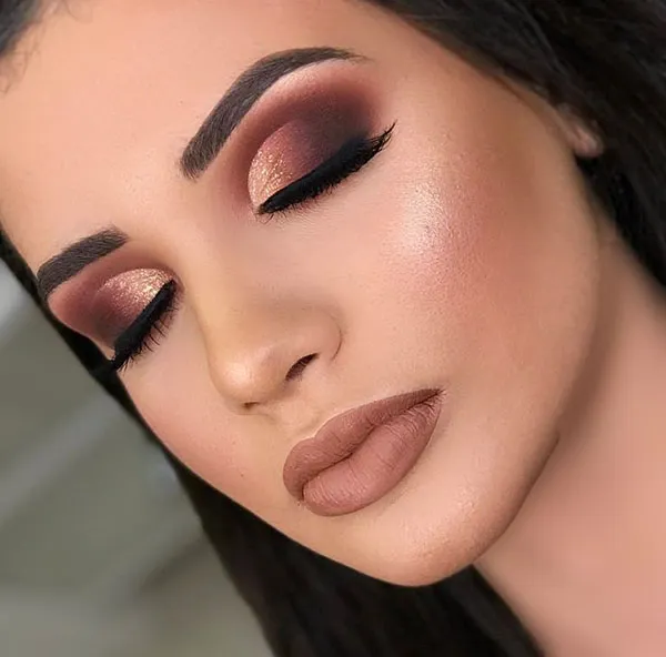 جدیدترین میکاپ با چشم بسته 1404؛ چالش جذاب و پرخنده این روزهای شبکههای اجتماعی ! 19 Makeup with eyes closed 15