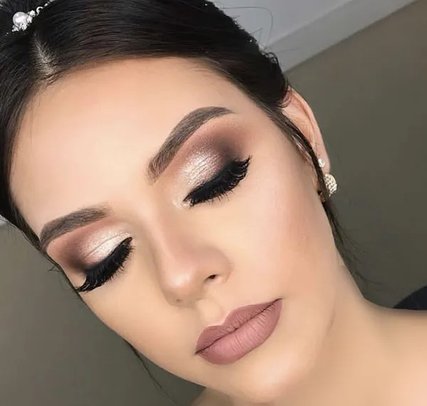 جدیدترین میکاپ با چشم بسته 1404؛ چالش جذاب و پرخنده این روزهای شبکههای اجتماعی ! 21 Makeup with eyes closed 18
