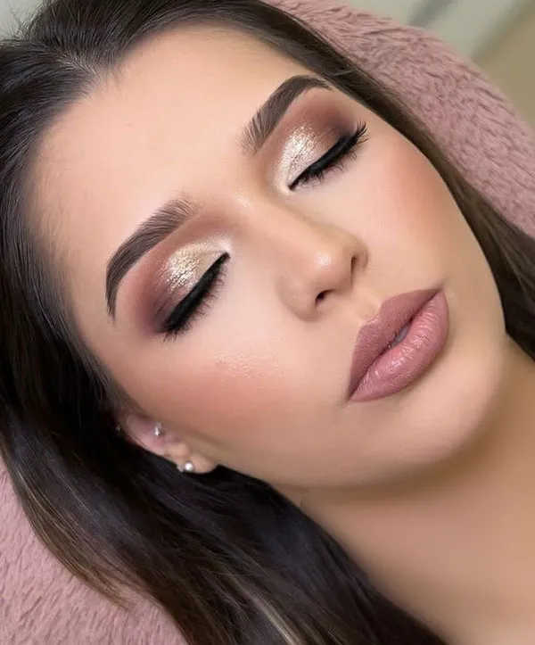 جدیدترین میکاپ با چشم بسته 1404؛ چالش جذاب و پرخنده این روزهای شبکههای اجتماعی ! 22 Makeup with eyes closed 19