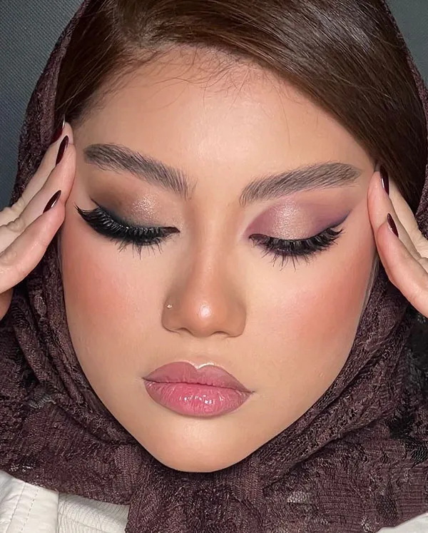 جدیدترین میکاپ با چشم بسته 1404؛ چالش جذاب و پرخنده این روزهای شبکههای اجتماعی ! 23 Makeup with eyes closed 20