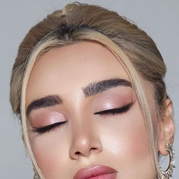 جدیدترین میکاپ با چشم بسته 1404؛ چالش جذاب و پرخنده این روزهای شبکههای اجتماعی ! 26 Makeup with eyes closed 25