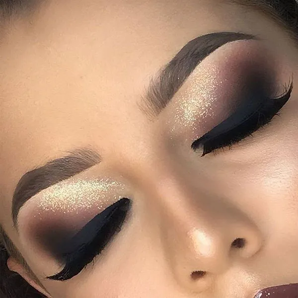 جدیدترین میکاپ با چشم بسته 1404؛ چالش جذاب و پرخنده این روزهای شبکههای اجتماعی ! 29 Makeup with eyes closed 26