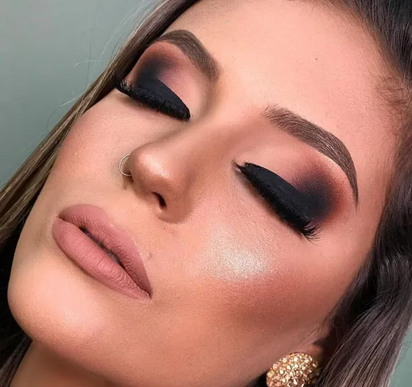 جدیدترین میکاپ با چشم بسته 1404؛ چالش جذاب و پرخنده این روزهای شبکههای اجتماعی ! 31 Makeup with eyes closed 29
