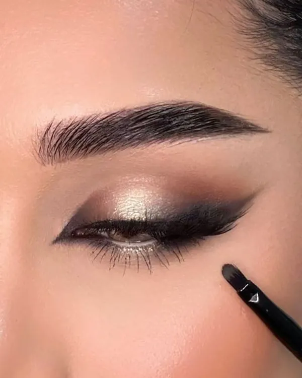 جدیدترین میکاپ با چشم بسته 1404؛ چالش جذاب و پرخنده این روزهای شبکههای اجتماعی ! 6 Makeup with eyes closed 3