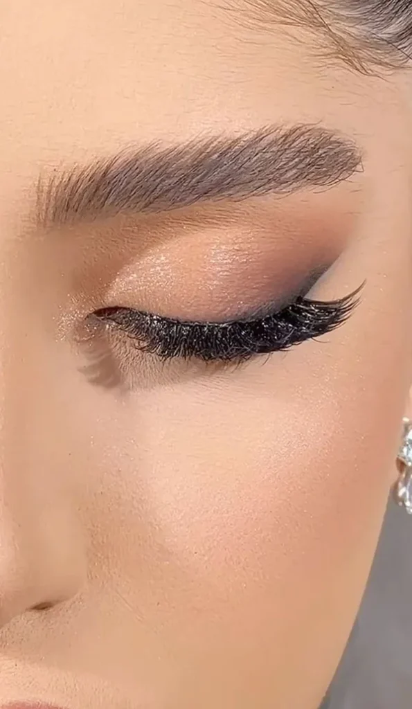 جدیدترین میکاپ با چشم بسته 1404؛ چالش جذاب و پرخنده این روزهای شبکههای اجتماعی ! 33 Makeup with eyes closed 30