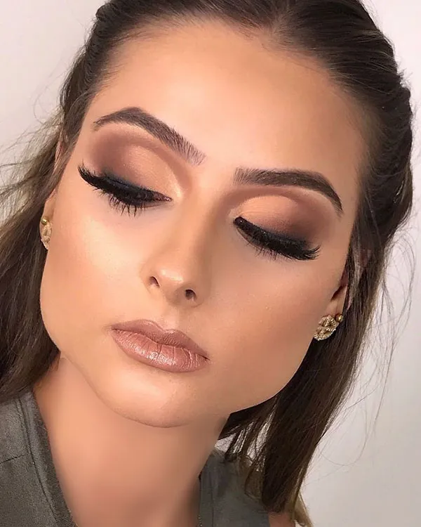 جدیدترین میکاپ با چشم بسته 1404؛ چالش جذاب و پرخنده این روزهای شبکههای اجتماعی ! 7 Makeup with eyes closed 5