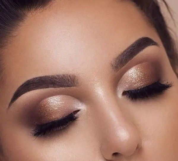 جدیدترین میکاپ با چشم بسته 1404؛ چالش جذاب و پرخنده این روزهای شبکههای اجتماعی ! 13 Makeup with eyes closed 9
