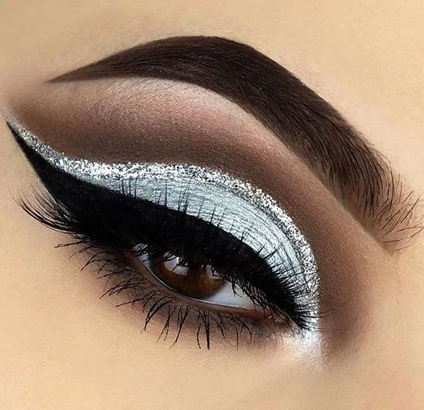 مدل آرایش چشم جدید و شیک دخترانه | ترندهای جذاب 2025 از مینیمال تا فانتزی! 16 New eye makeup 13 1