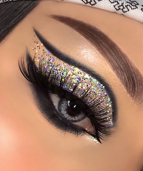 مدل آرایش چشم جدید و شیک دخترانه | ترندهای جذاب 2025 از مینیمال تا فانتزی! 22 New eye makeup 19 1