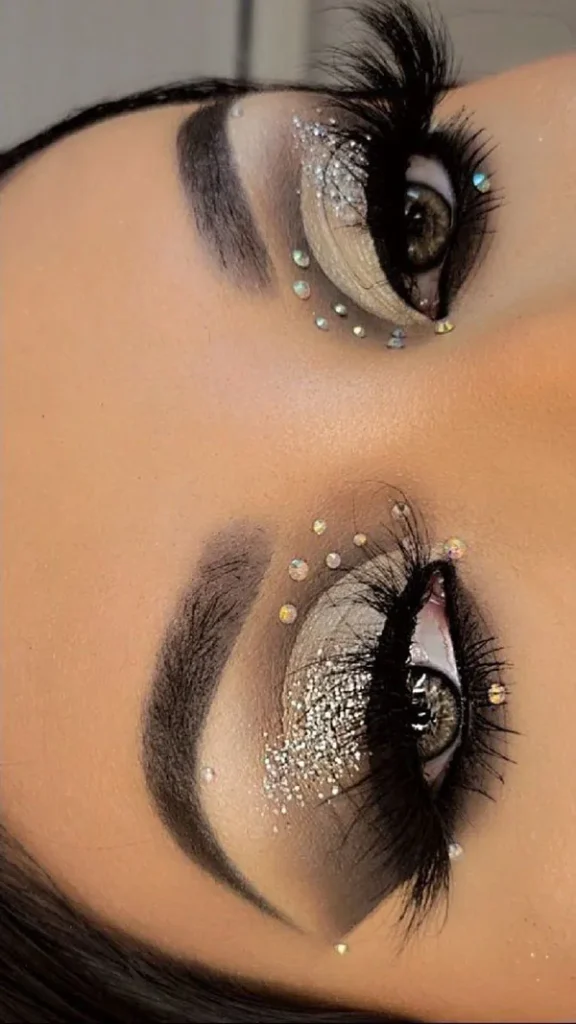 مدل آرایش چشم جدید و شیک دخترانه | ترندهای جذاب 2025 از مینیمال تا فانتزی! 28 New eye makeup 25 1