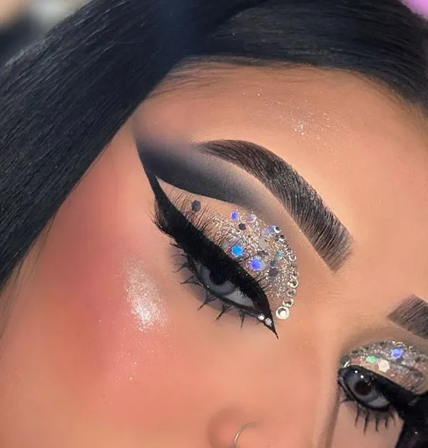 مدل آرایش چشم جدید و شیک دخترانه | ترندهای جذاب 2025 از مینیمال تا فانتزی! 31 New eye makeup 31 1