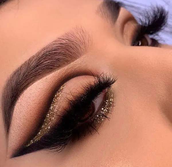 مدل آرایش چشم جدید و شیک دخترانه | ترندهای جذاب 2025 از مینیمال تا فانتزی! 7 New eye makeup 4 1