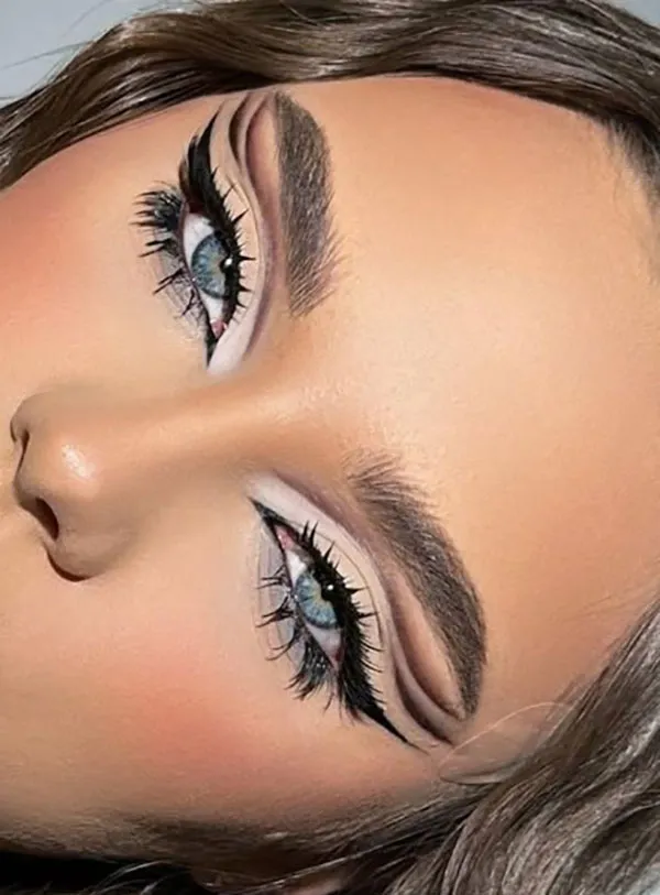 مدل آرایش چشم جدید و شیک دخترانه | ترندهای جذاب 2025 از مینیمال تا فانتزی! 8 New eye makeup 6 1