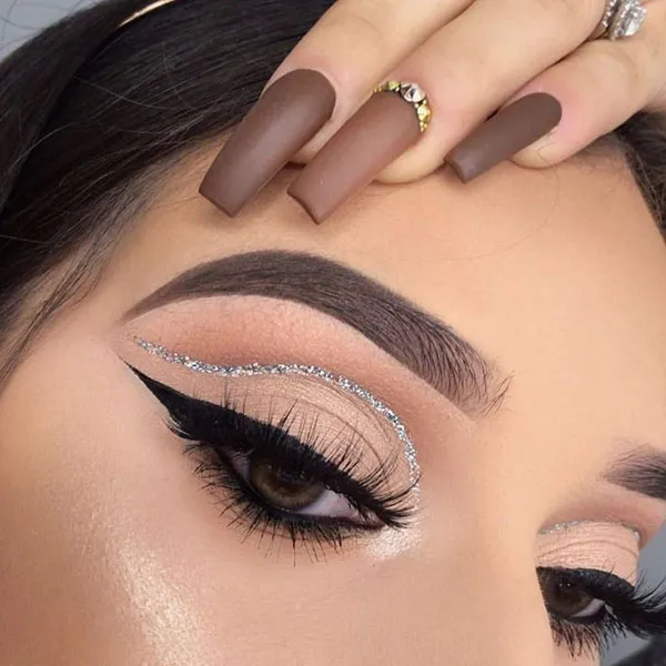 مدل آرایش چشم جدید و شیک دخترانه | ترندهای جذاب 2025 از مینیمال تا فانتزی! 12 New eye makeup 9 1