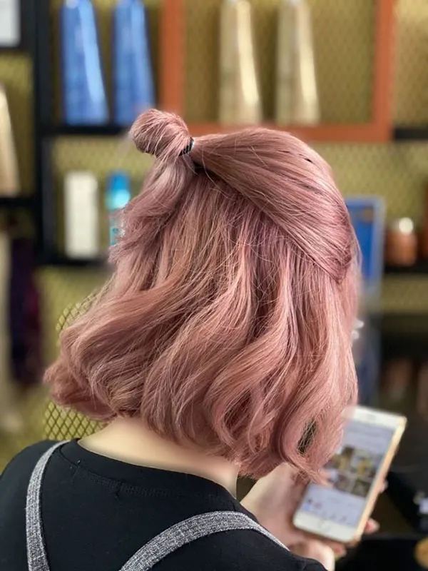 39 مدل رنگ مو پوست پیازی جدید؛ آمادهای با این رنگ، استایل جدیدت رو بسازی؟ 18 Onion skin hair color 15