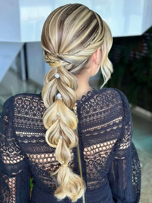 مدل مو دم اسبی با بافت دخترانه | 25 ایده شیک و سریع برای استایلی دخترونه و خاص! 33 Ponytail hairstyle with texture 28