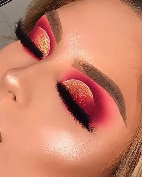 مدل سایه چشم قرمز دخترونه؛ جسورانه ترین ترند میکاپ 2025! 5 Red eye shadow 2