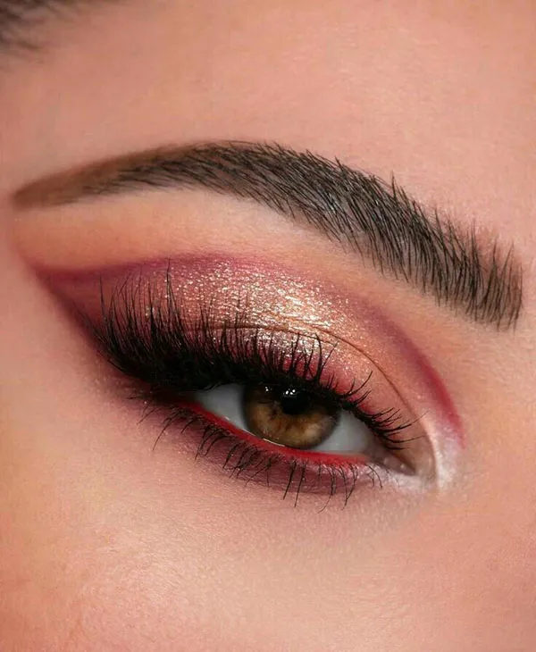 مدل سایه چشم قرمز دخترونه؛ جسورانه ترین ترند میکاپ 2025! 31 Red eye shadow 28