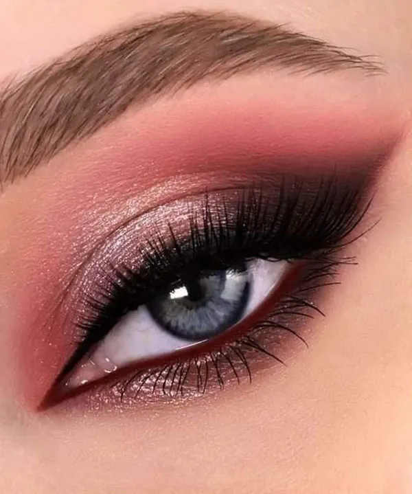 مدل سایه چشم قرمز دخترونه؛ جسورانه ترین ترند میکاپ 2025! 7 Red eye shadow 3