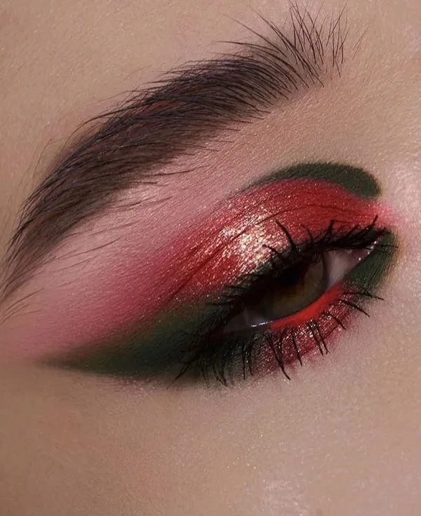 مدل سایه چشم قرمز دخترونه؛ جسورانه ترین ترند میکاپ 2025! 6 Red eye shadow 4