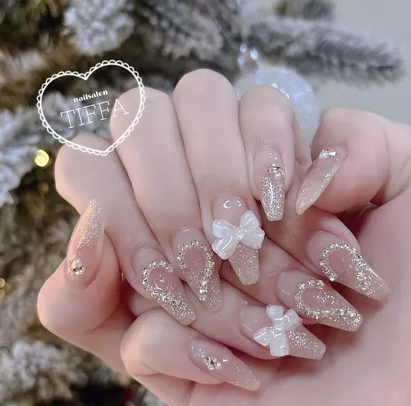 مدل ناخن گلدونی کوتاه دخترانه جدید 2025 | ساده، خاص و همیشه ترند! 9 Short flower nail design for girls 7